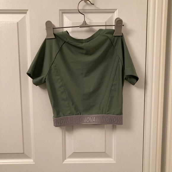 Gym crop top from Ironbymironova, Gymshark-like - Picture 5 of 6